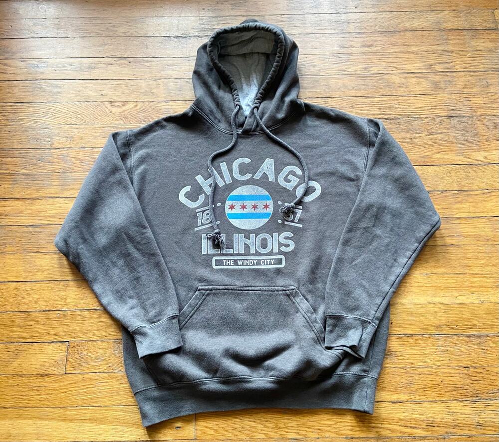 Chicago, Illinois 'The Windy City' Distressed Gray Hoodie sz M